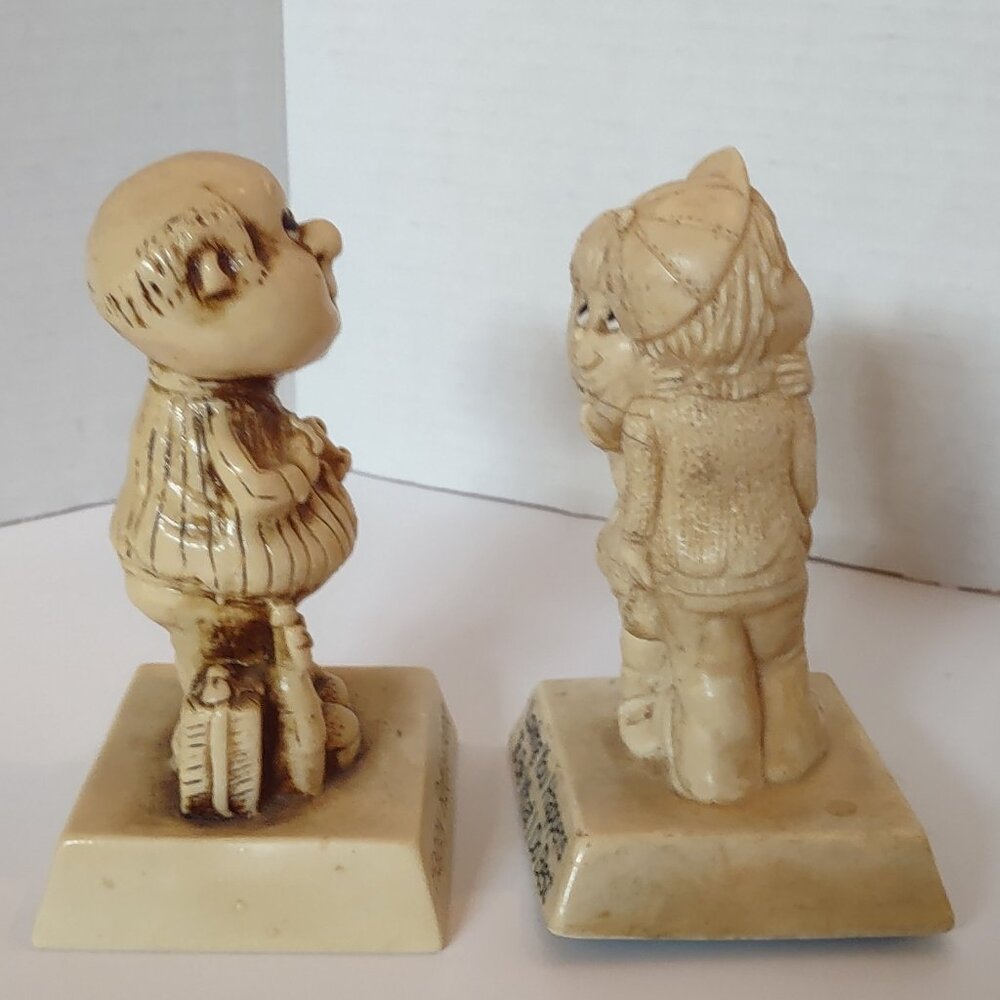 Vintage 70s Set of 2 R&W Berries Loving You 710 Happy Retirement 9227 USA Figure - Picture 6 of 6